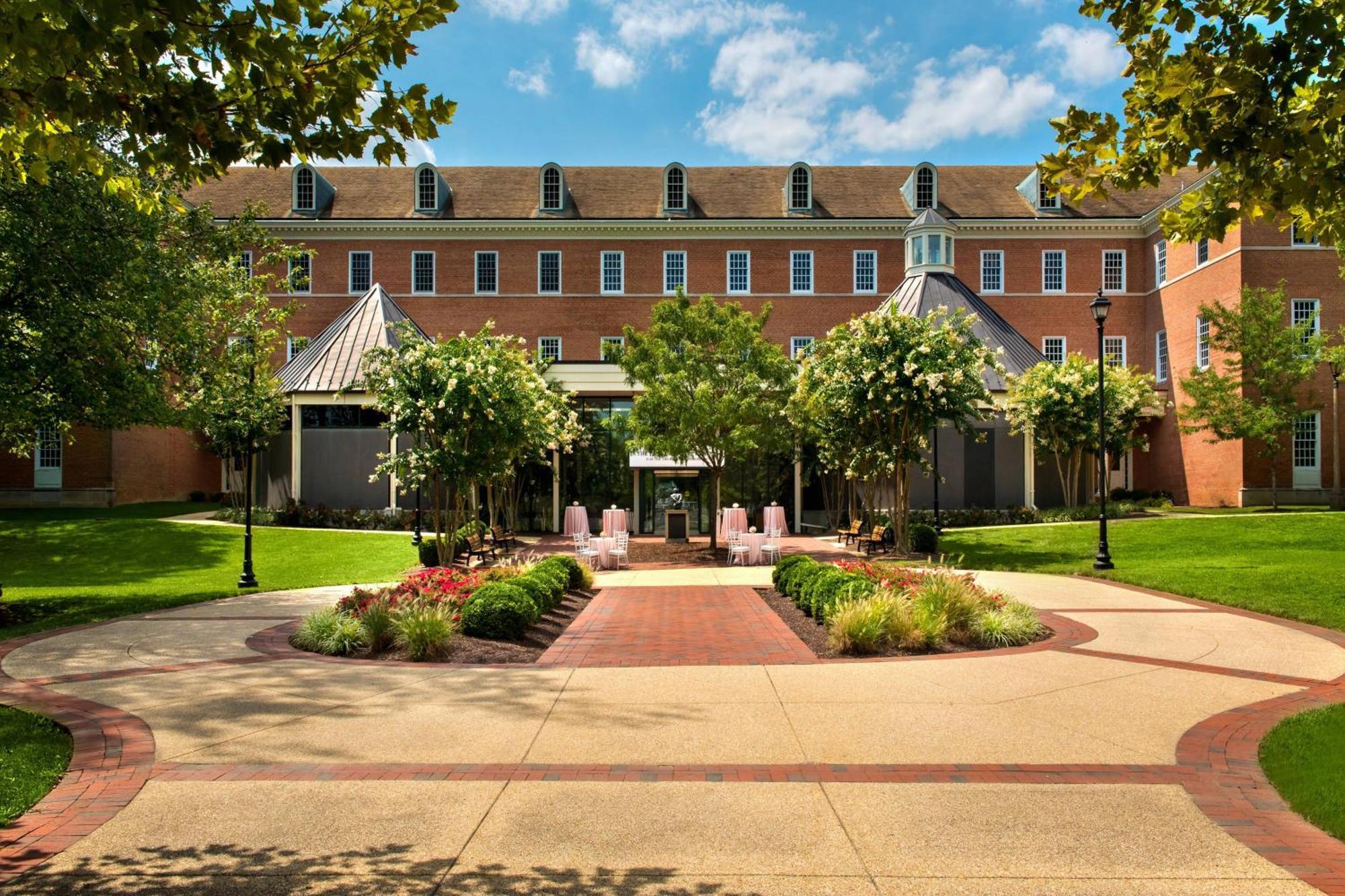 Hotel Marriott & Conference Center