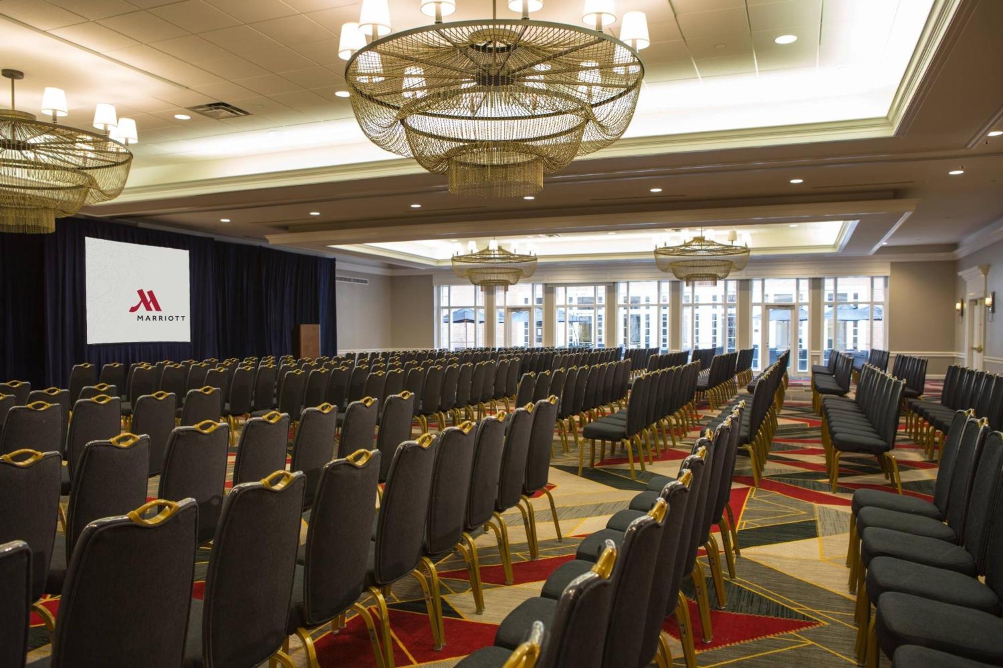 Marriott & Conference Center 3*