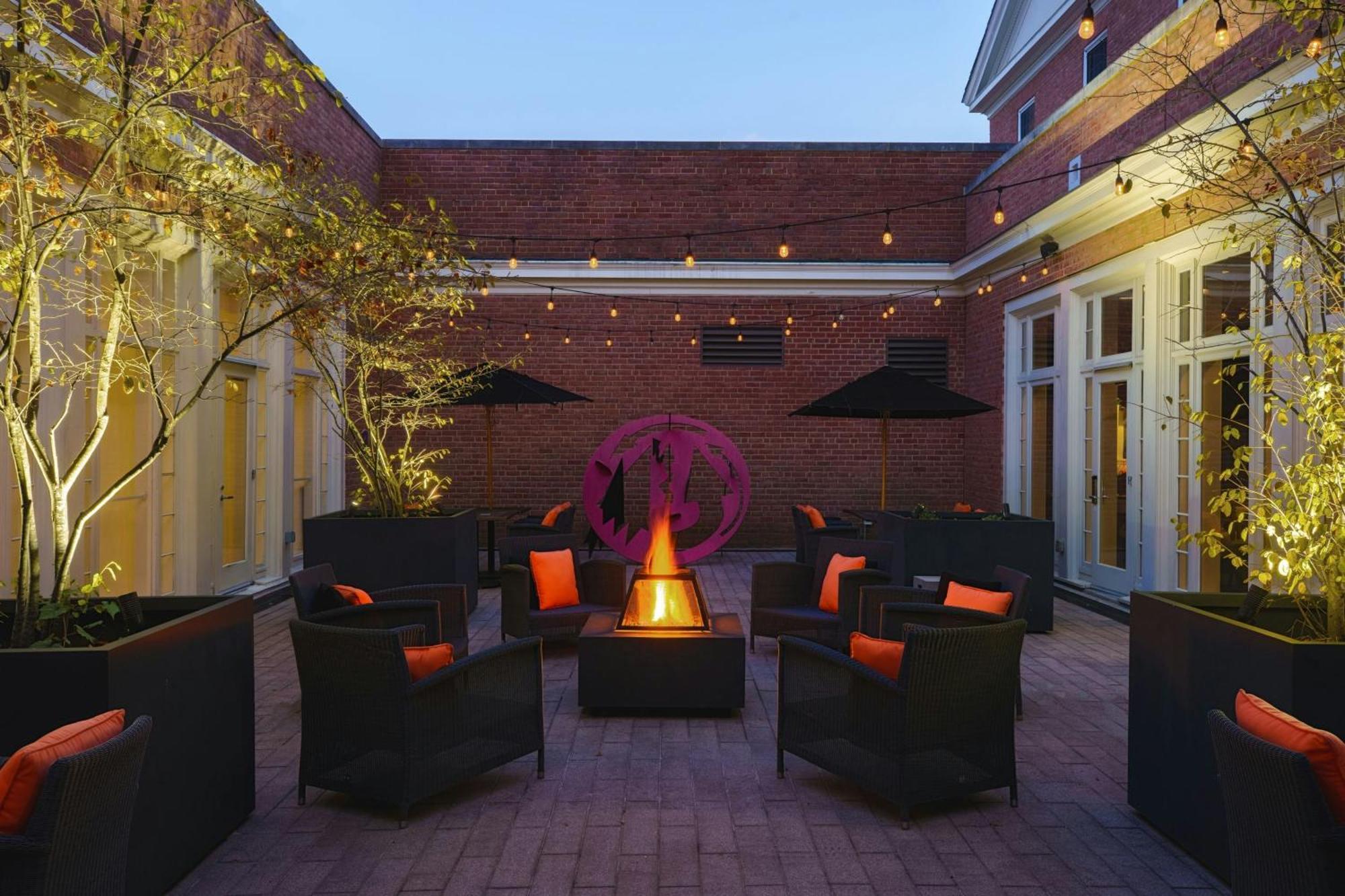 Marriott & Conference Center 3* College Park