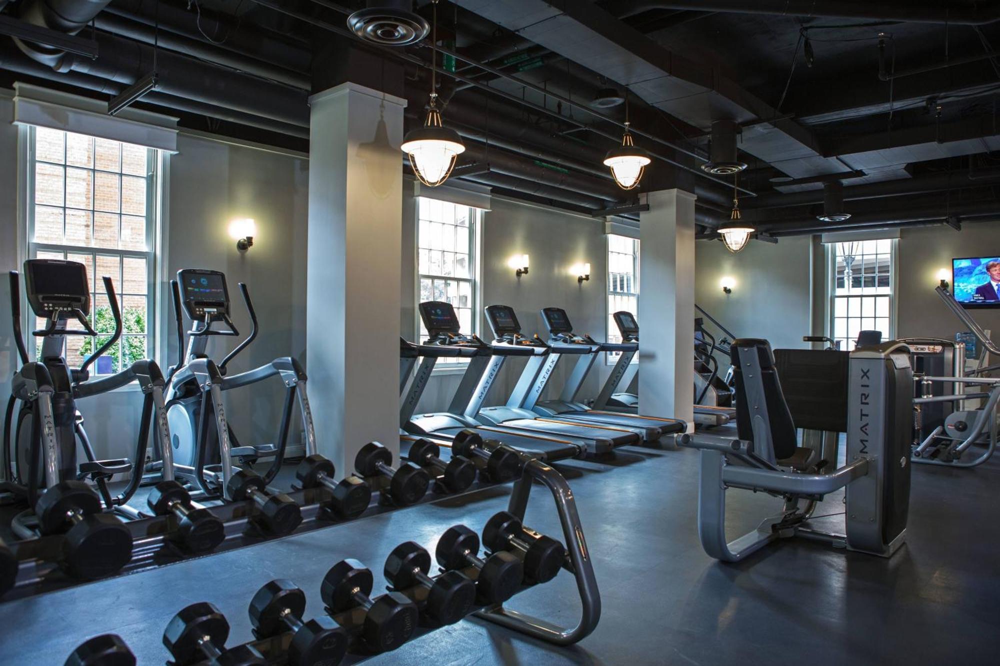 Hotel Marriott & Conference Center 3*