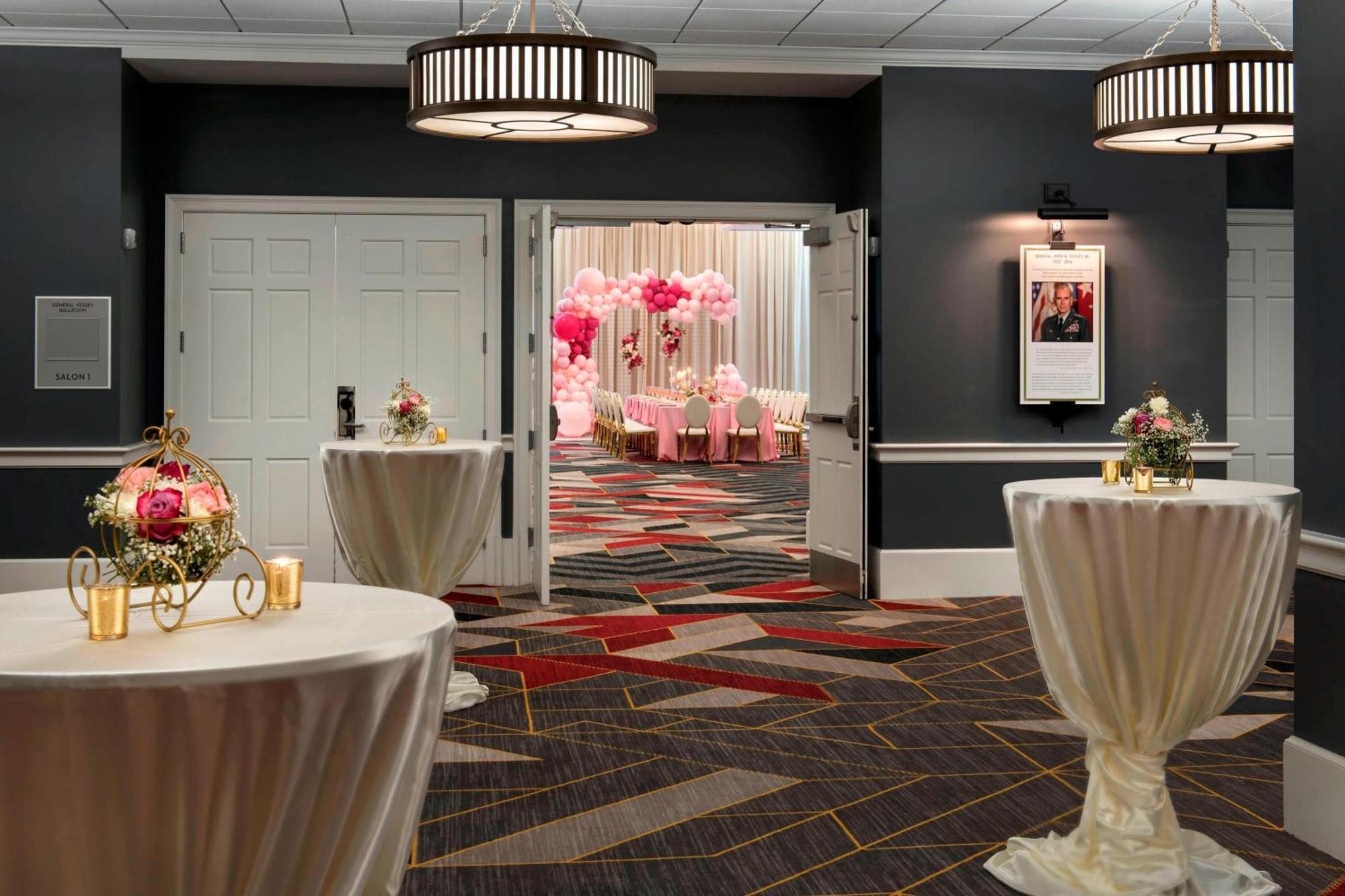 Marriott & Conference Center Hotel 3*